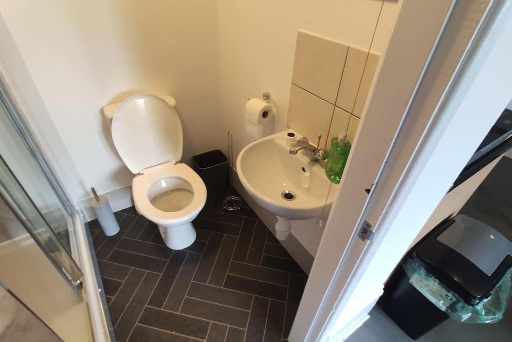 1 Bedroom Studio In A Supurb Area Of 卡迪夫 外观 照片