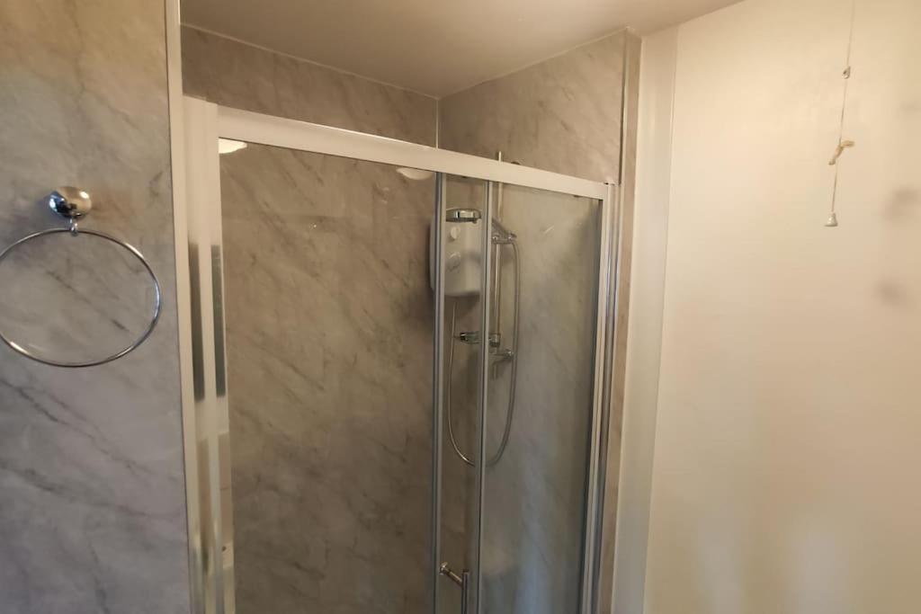 1 Bedroom Studio In A Supurb Area Of 卡迪夫 外观 照片