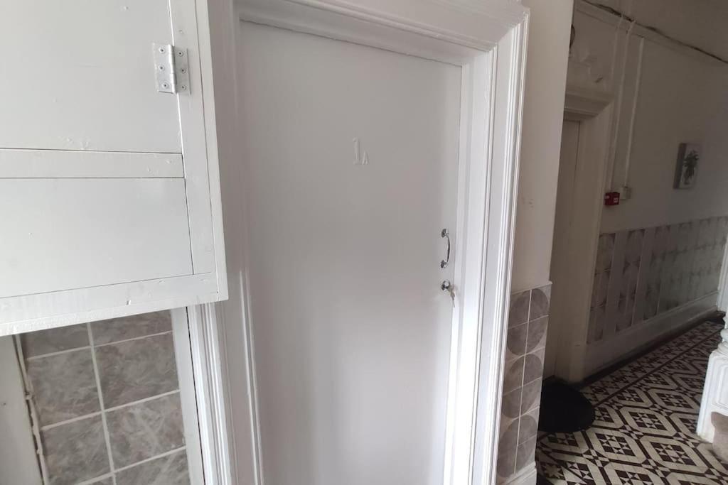 1 Bedroom Studio In A Supurb Area Of 卡迪夫 外观 照片